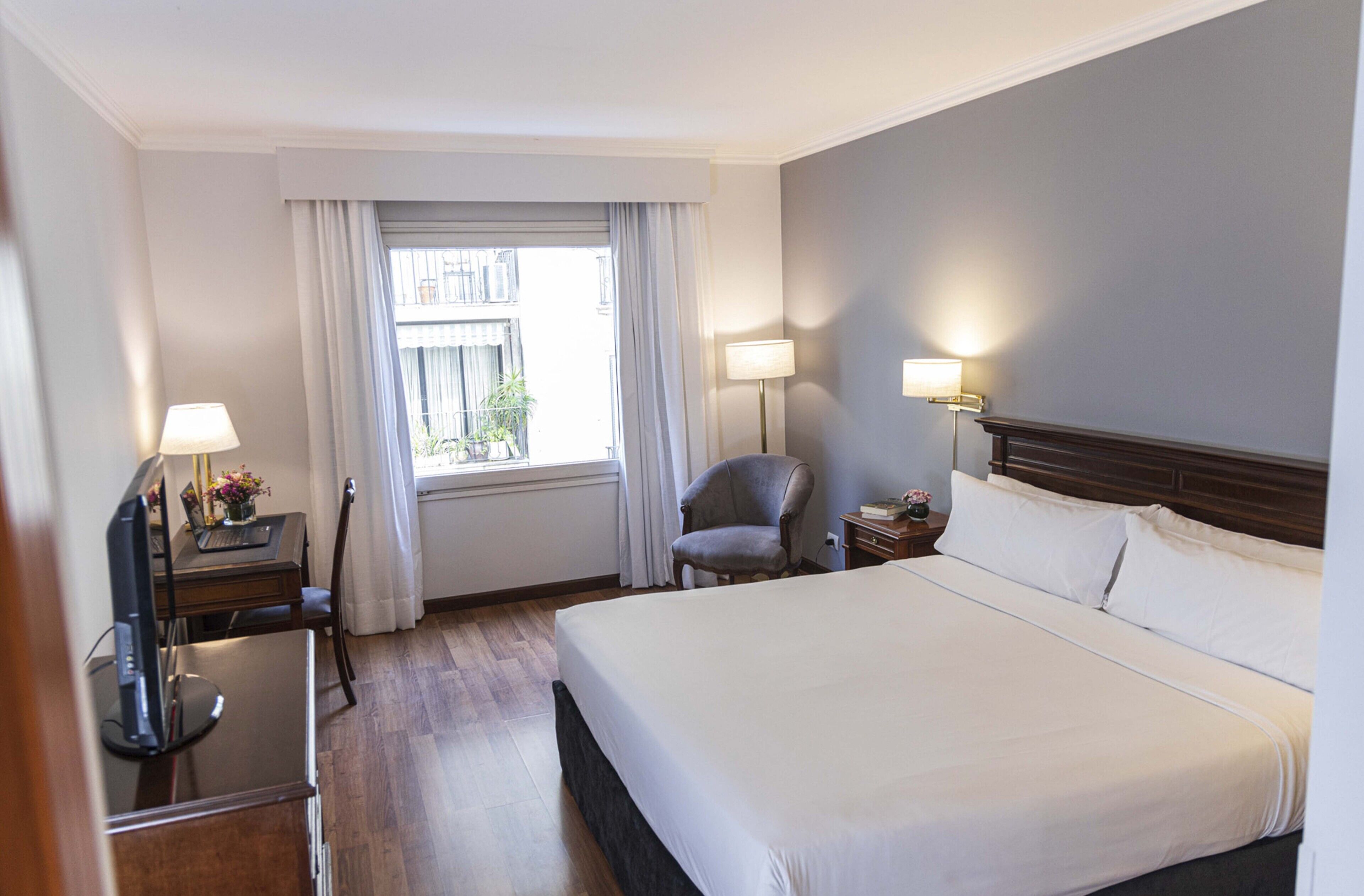 egyptian cotton sheets, premium bedding, down duvets, pillow-top beds