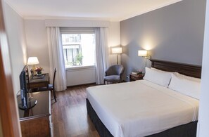 Executive Double Room | Egyptian cotton sheets, premium bedding, down duvets, pillow-top beds - Cyan Americas Towers Hotel (Buenos Aires)