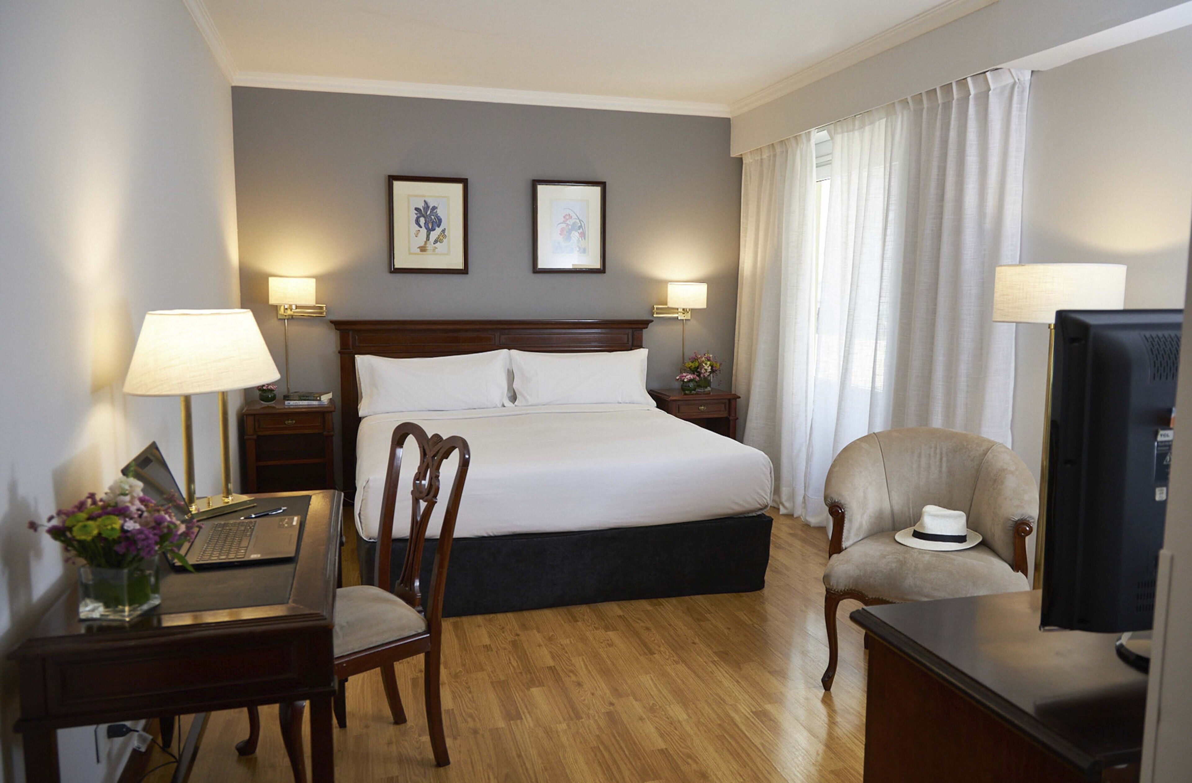 egyptian cotton sheets, premium bedding, down duvets, pillow-top beds