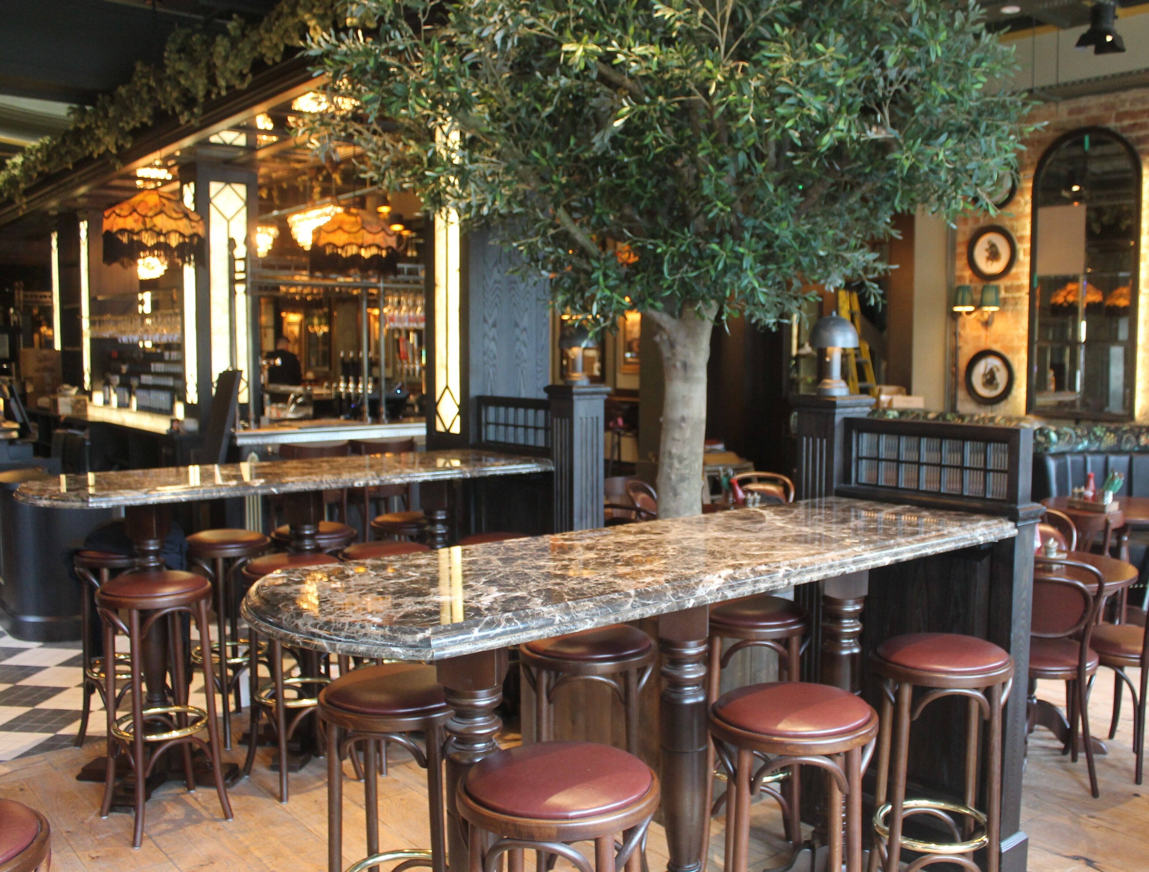 breakfast and dinner served, british cuisine