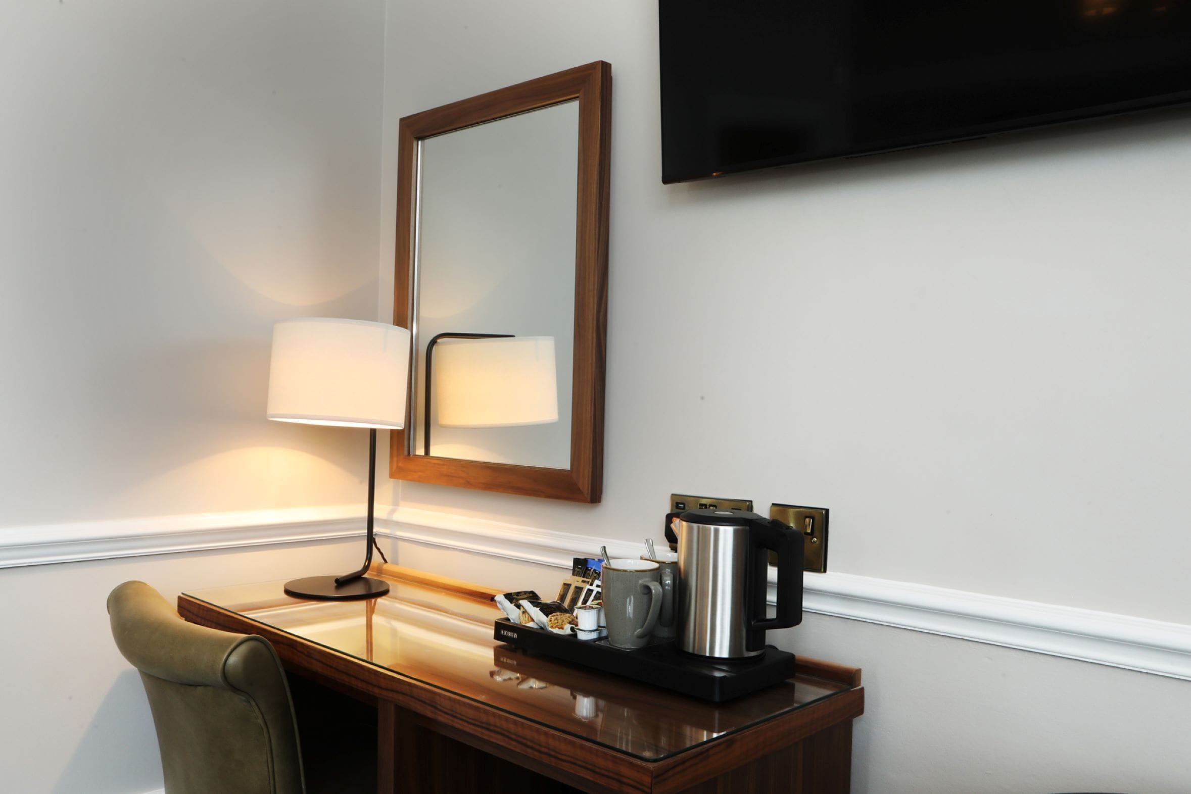 cosy double room | individually decorated, individually furnished, desk, laptop workspace
