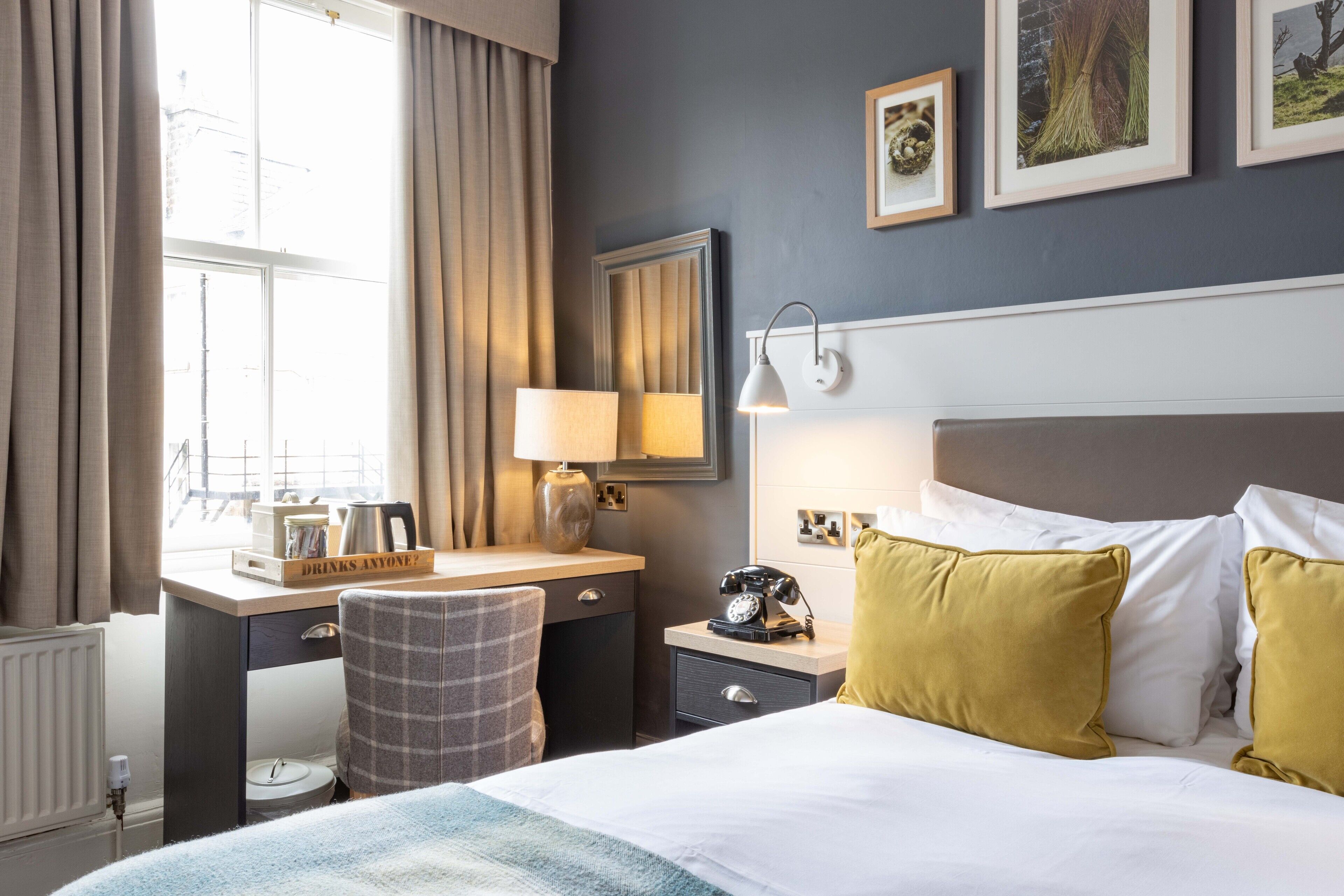 individually decorated, individually furnished, desk, laptop workspace