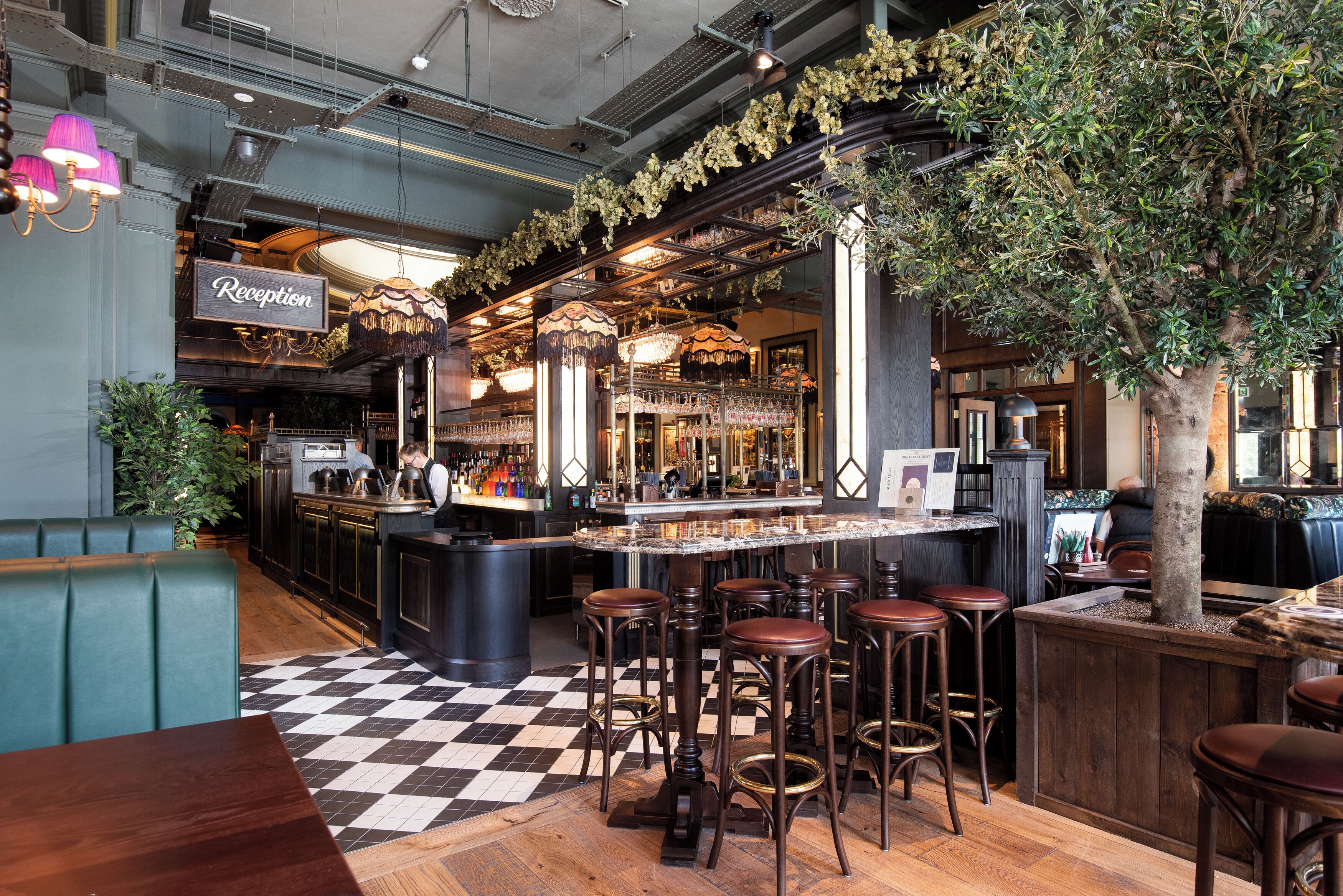 breakfast and dinner served, british cuisine