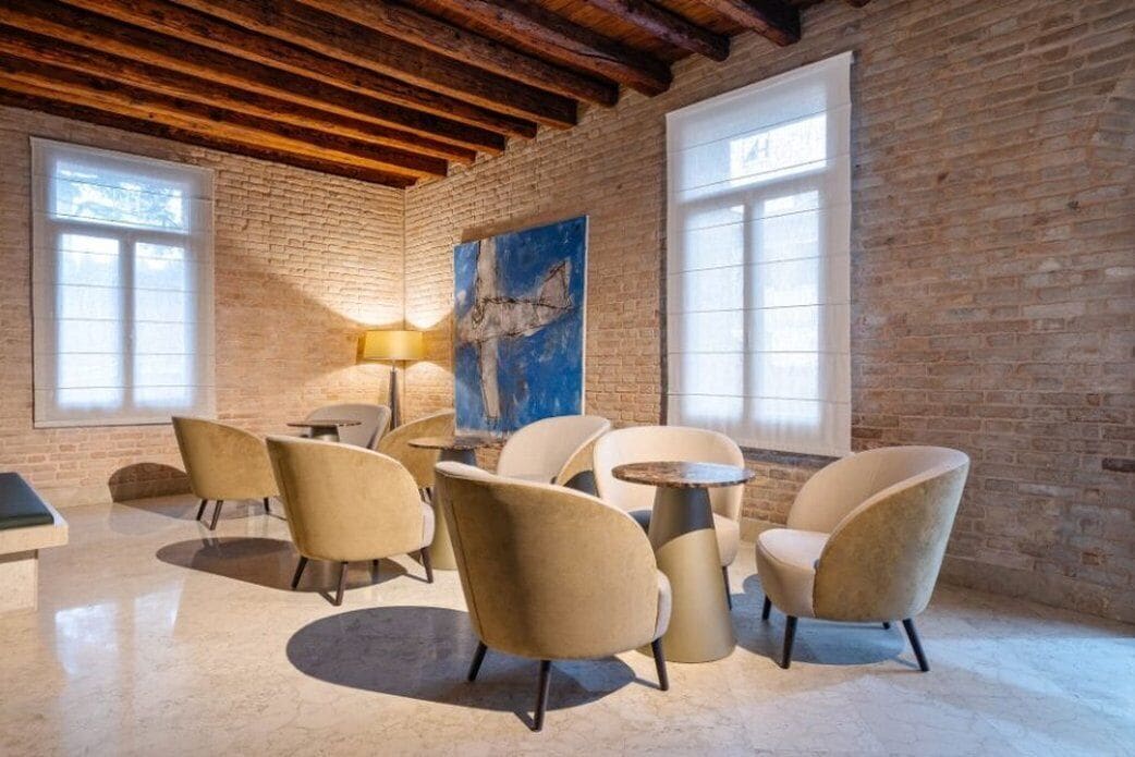 Lounge lobi