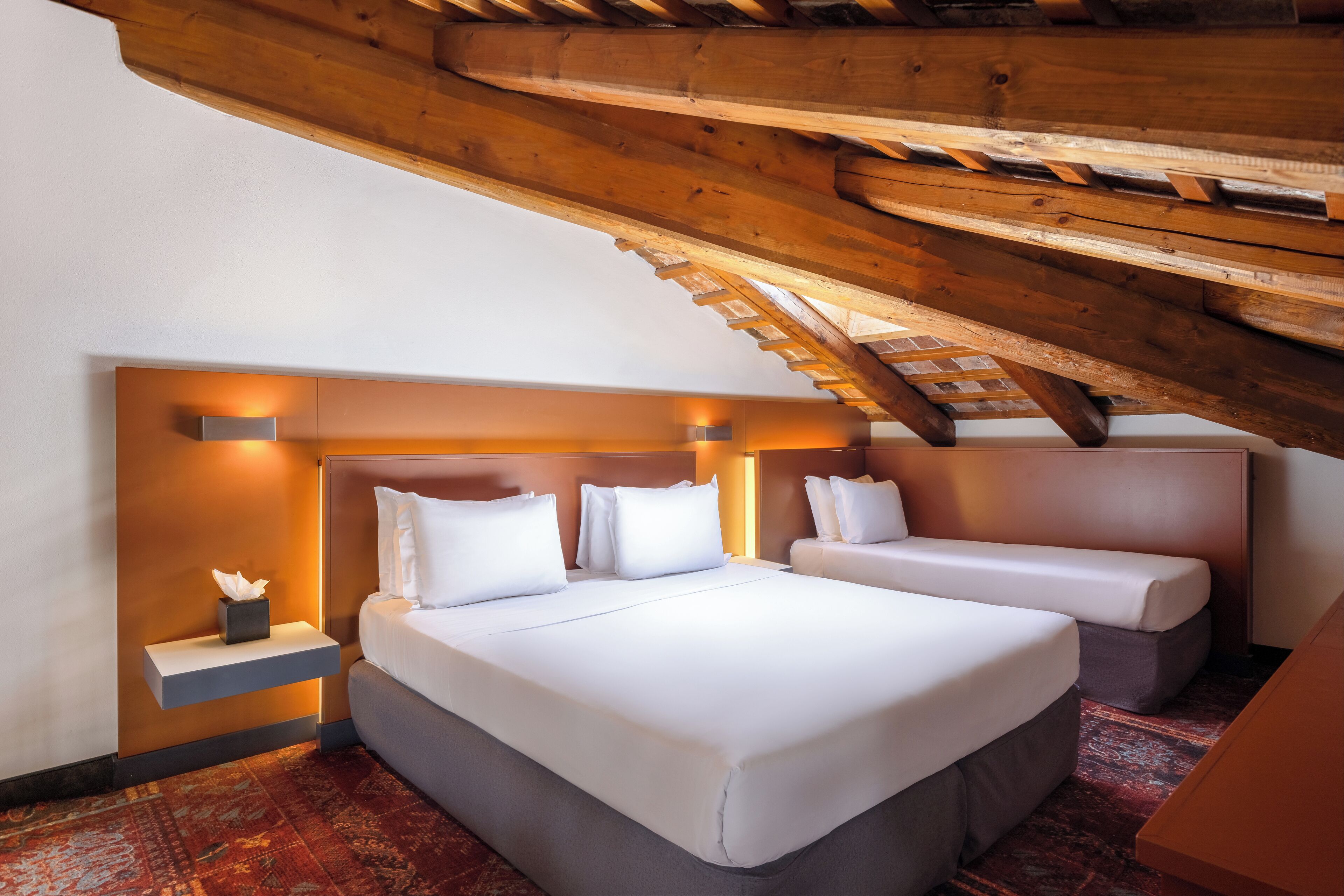 Ropa de cama de alta calidad, edredón y minibar 