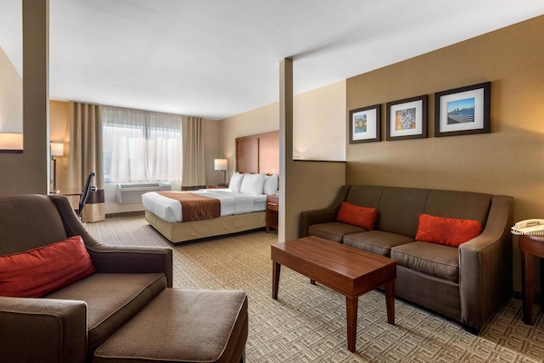 Suite, 1 King Bed with Sofa bed, Non Smoking | Laptop workspace, blackout drapes, iron/ironing board