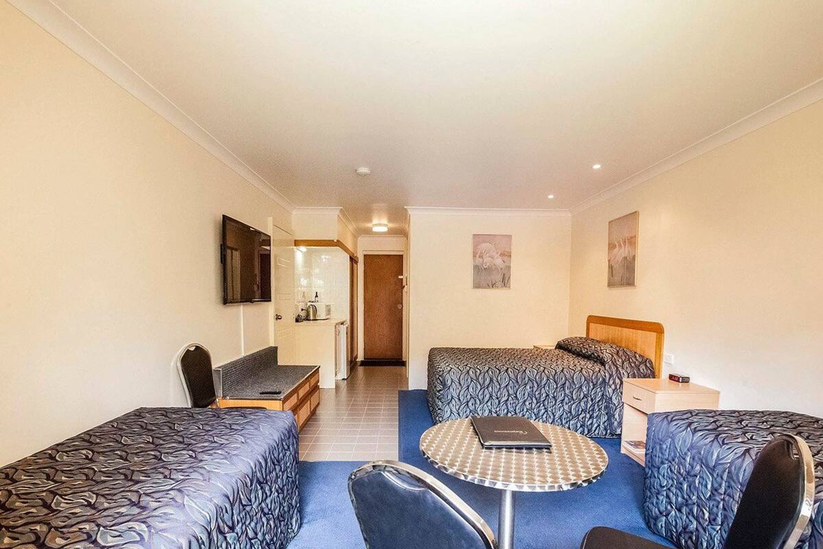 family room | premium bedding, select comfort beds, minibar, in-room safe