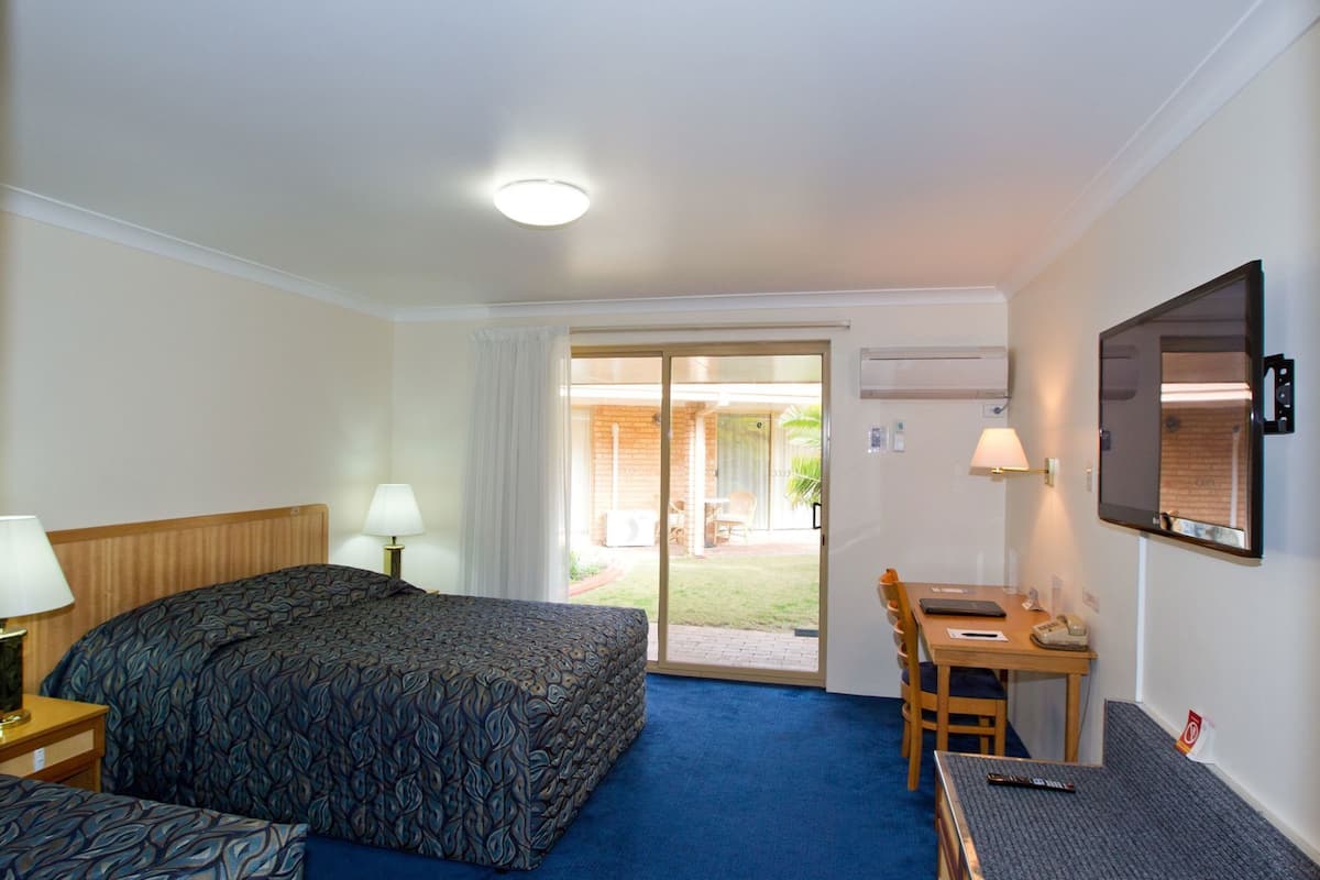 Premium bedding, Select Comfort beds, minibar, in-room safe