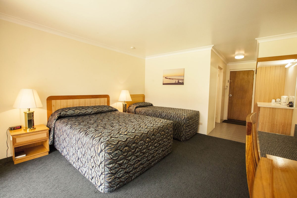 Premium bedding, Select Comfort beds, minibar, in-room safe