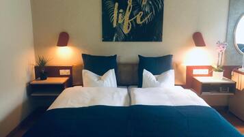 Caja de seguridad en la habitación y escritorio