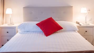 In-room safe, free WiFi, bed sheets
