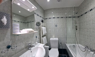 Quarto casal standard (15 sqm) | Cofres nos quartos, Wi-Fi de cortesia, roupa de cama