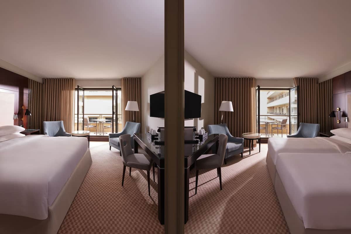 Family Room, Multiple Beds | 1 bedroom, premium bedding, pillowtop beds, minibar