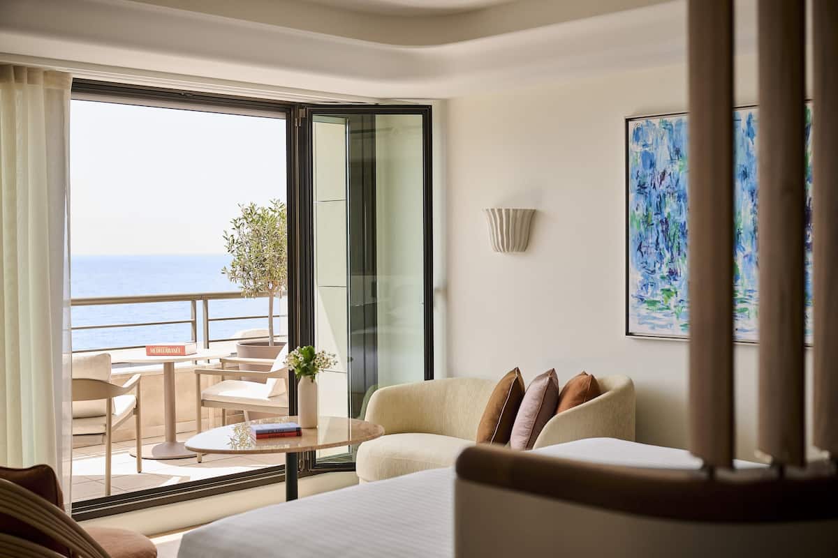 Deluxe Room, 1 King Bed, Sea View | 1 bedroom, premium bedding, pillowtop beds, minibar