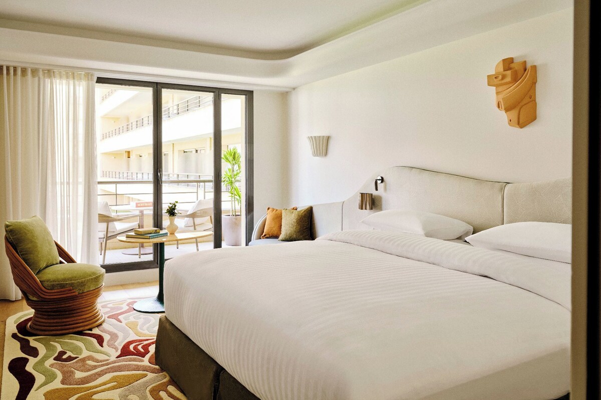 1 bedroom, premium bedding, pillowtop beds, minibar
