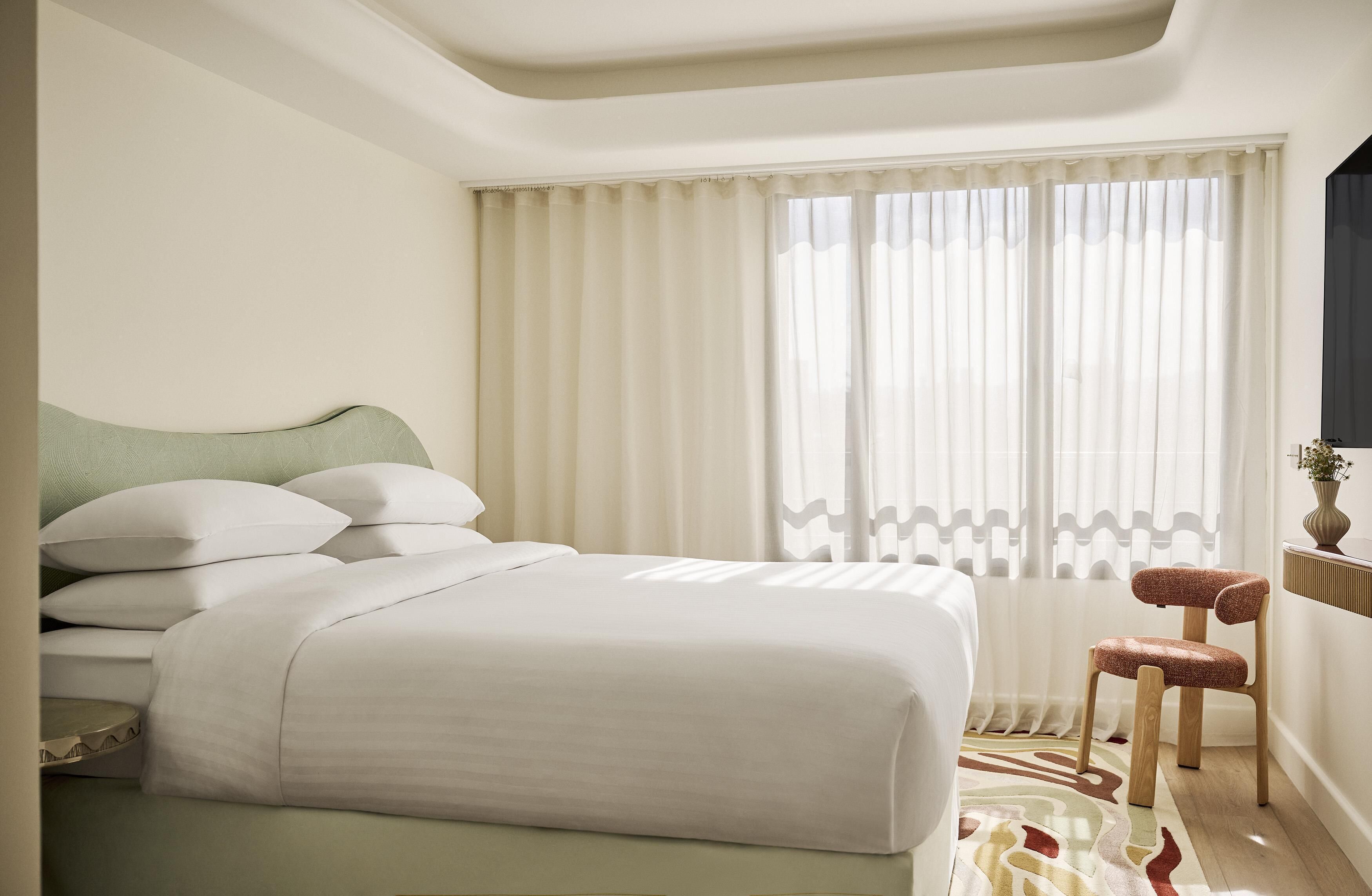 Room, 1 Queen Bed | 1 bedroom, premium bedding, pillow-top beds, minibar