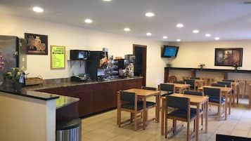 Free daily continental breakfast