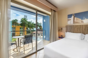 In-room safe, desk, soundproofing, free WiFi
