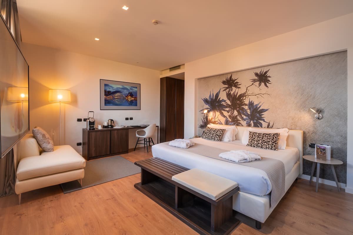 1 Schlafzimmer, Minibar, Zimmersafe, individuell eingerichtet