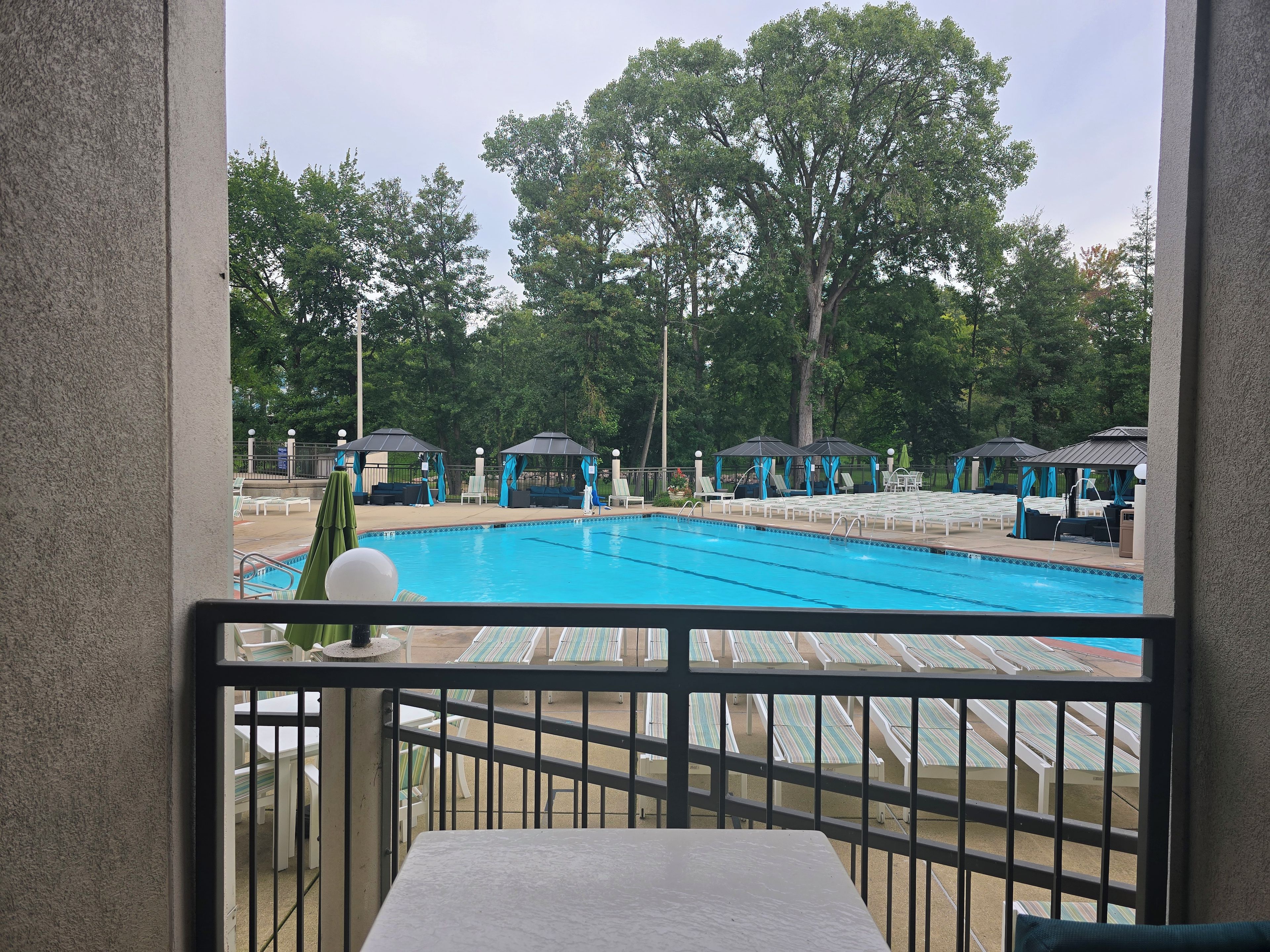Commodore Suite Pool View | Terrace/patio