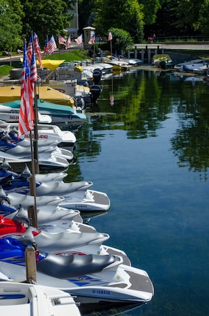 Boating. The Cove Of Lake Geneva