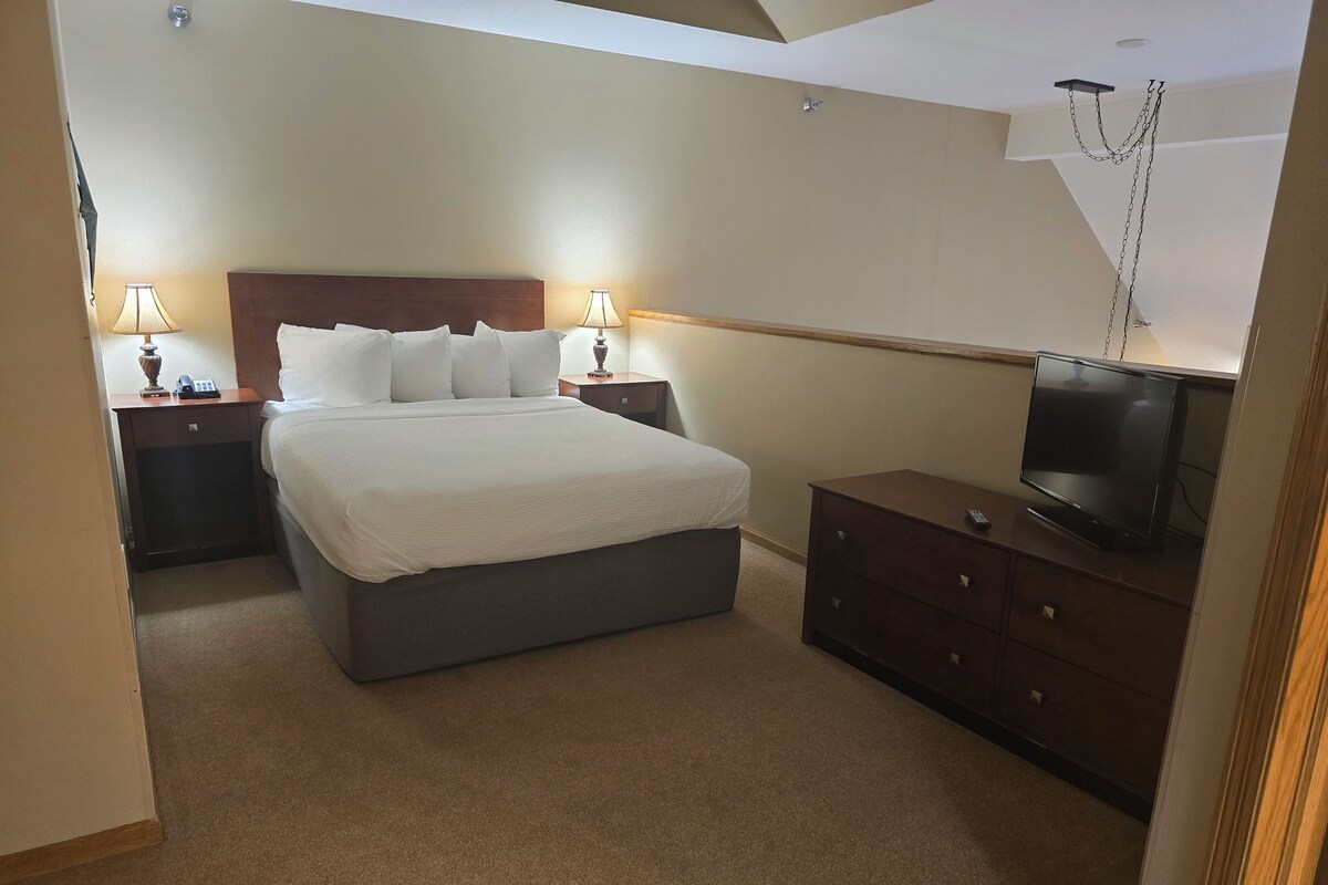 Flagship Loft Suite- 2 Bedroom | Premium bedding, iron/ironing board, individually decorated