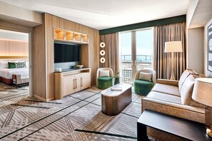Suite Deluxe, 1 camera da letto (One King Bed) | Soggiorno | Smart TV, film pay-per-view