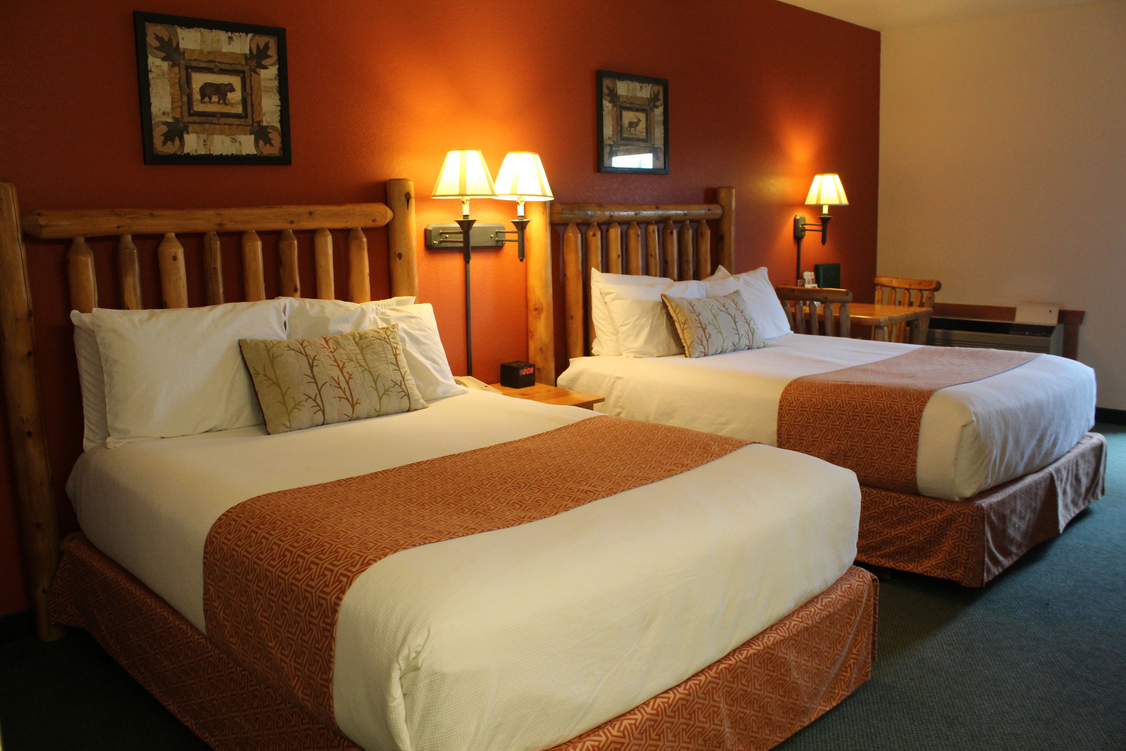 standard double room | pillow-top beds, in-room safe, desk, iron/ironing board