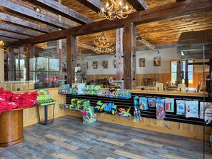 Coffee shop - The Waters Of Minocqua (Minocqua)