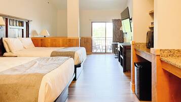 Standard Double Room | Pillowtop beds, desk, blackout drapes, iron/ironing board