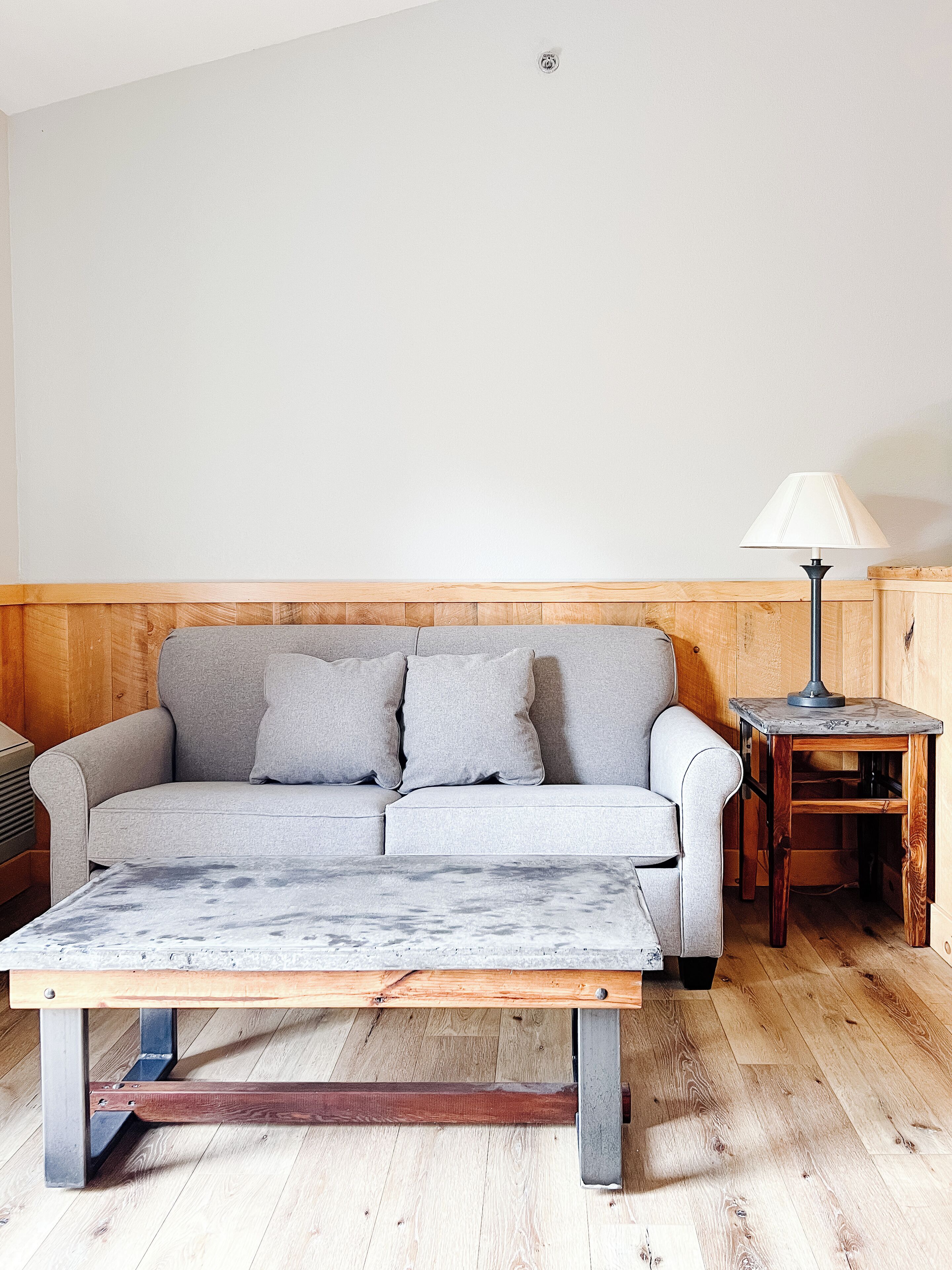 standard double room | pillow-top beds, in-room safe, desk, iron/ironing board