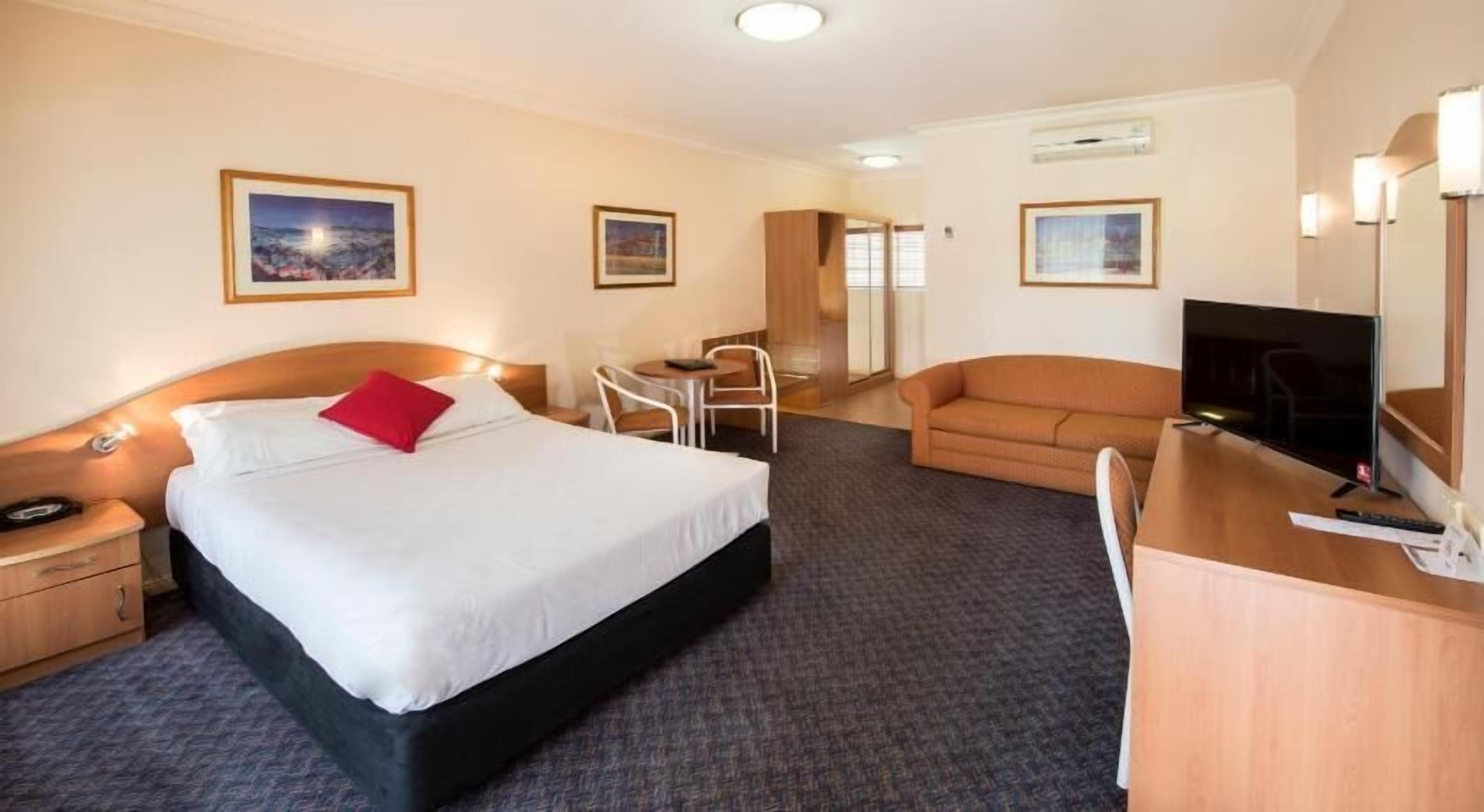 In-room safe, desk, laptop workspace, iron/ironing board