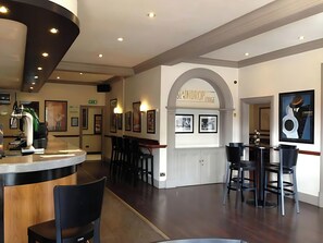 Serves breakfast, lunch, and dinner - Staindrop Hotel (Sheffield)
