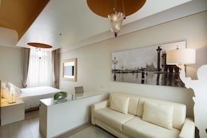 Junior Suite | Down duvets, minibar, in-room safe, desk