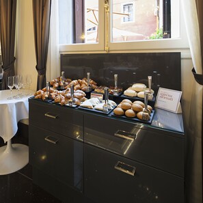 Daily buffet breakfast (EUR 30 per person)