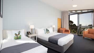 Rainforest Room - Balcony | Desk, laptop workspace, iron/ironing board, free WiFi