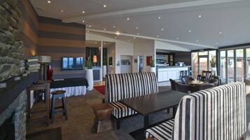 Daily buffet breakfast (NZD 35.00 per person)