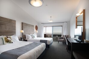 Bureau, espace de travail pour ordinateur portable