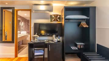 Doppia Deluxe, idromassaggio | Biancheria da letto ipoallergenica, una cassaforte in camera