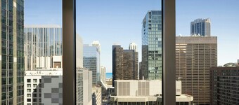 Courtyard by Marriott Chicago Magnificent Mile