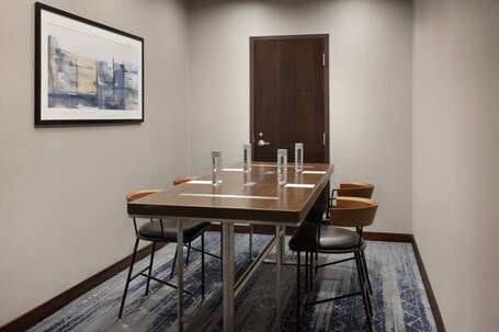 Courtyard by Marriott Chicago Magnificent Mile - Image 39