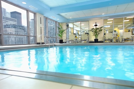 Courtyard by Marriott Chicago Magnificent Mile - Image 1