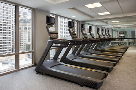 Courtyard by Marriott Chicago Magnificent Mile - Image 38