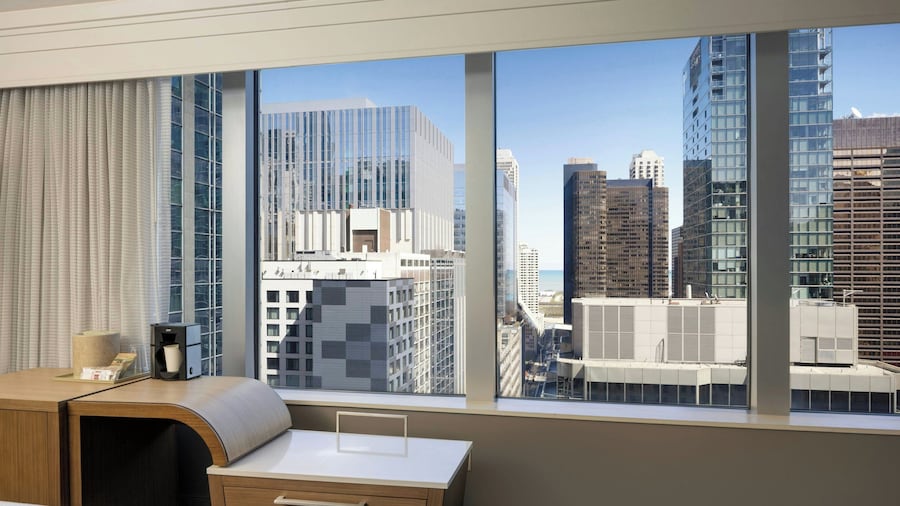 Courtyard by Marriott Chicago Magnificent Mile