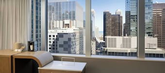 Courtyard by Marriott Chicago Magnificent Mile