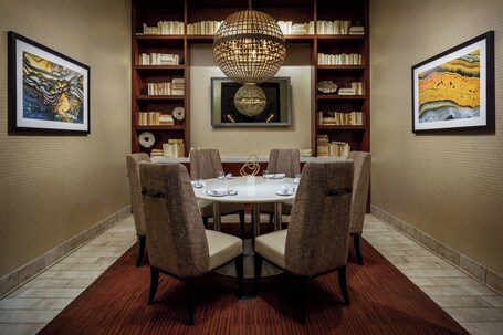 Courtyard by Marriott Chicago Magnificent Mile - Image 47
