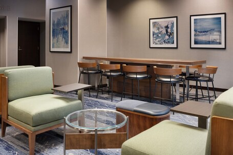 Courtyard by Marriott Chicago Magnificent Mile - Image 19