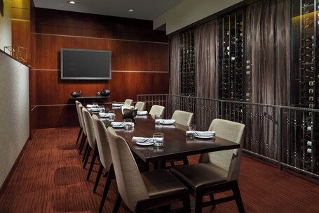 Courtyard by Marriott Chicago Magnificent Mile - Image 78