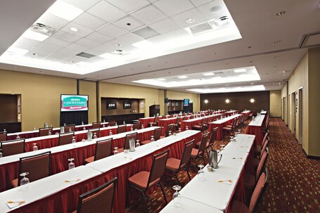 Courtyard by Marriott Chicago Magnificent Mile - Image 58