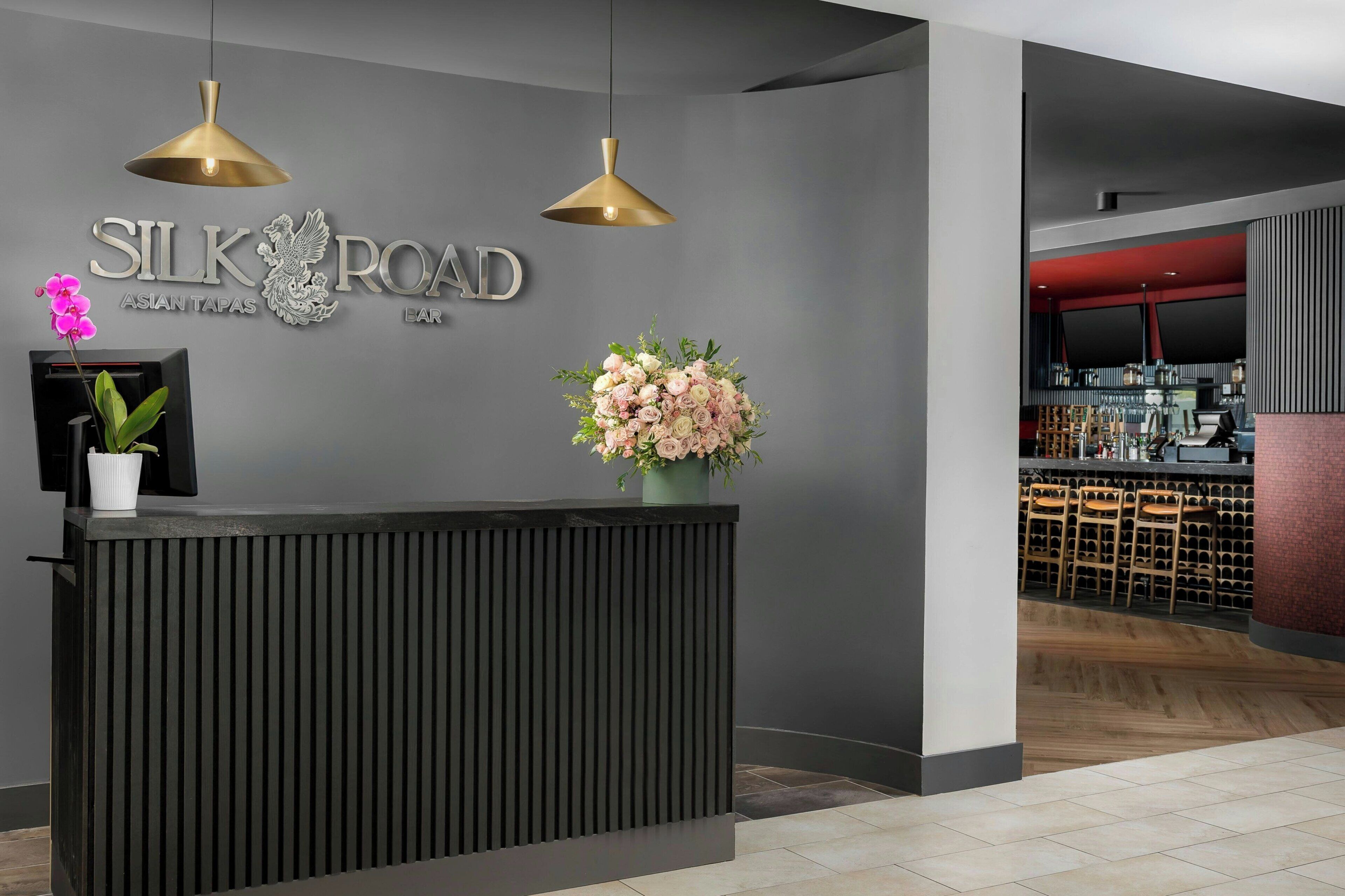 Breakfast and dinner served